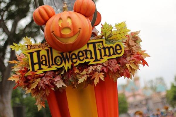 #Halloween #Disneyland #DisneySide #Disney #Travel #FrankAndShannon #ad